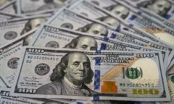 ارتفاع الدولار مع حديث ترامب عن فرض رسوم جمركية على كندا والمكسيك